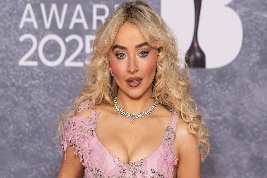 Sabrina Carpenter Height and Weight